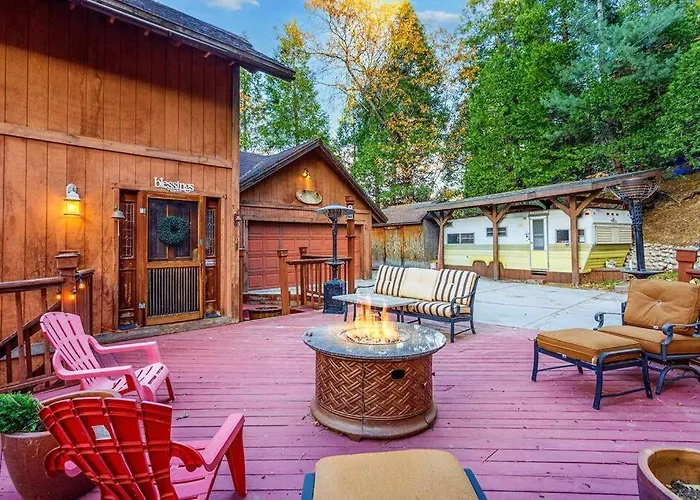 Lakeview 3-Story Winter Home