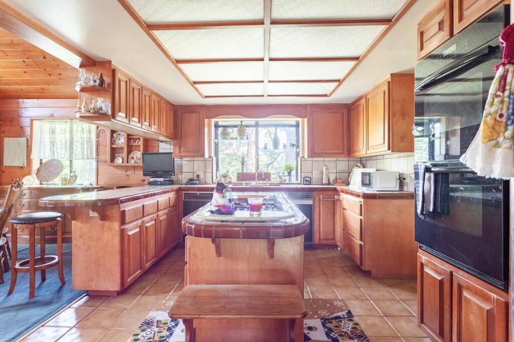 Lakeview 3-story Winter Crestline